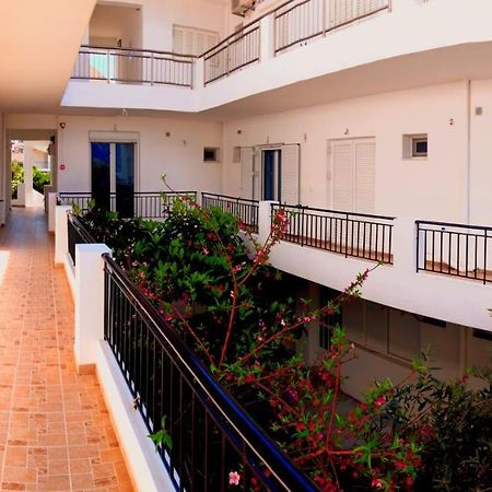 Ενοικιαζόμενα Δωμάτια Γεωργία Σταμούλου Roviész Kültér fotó