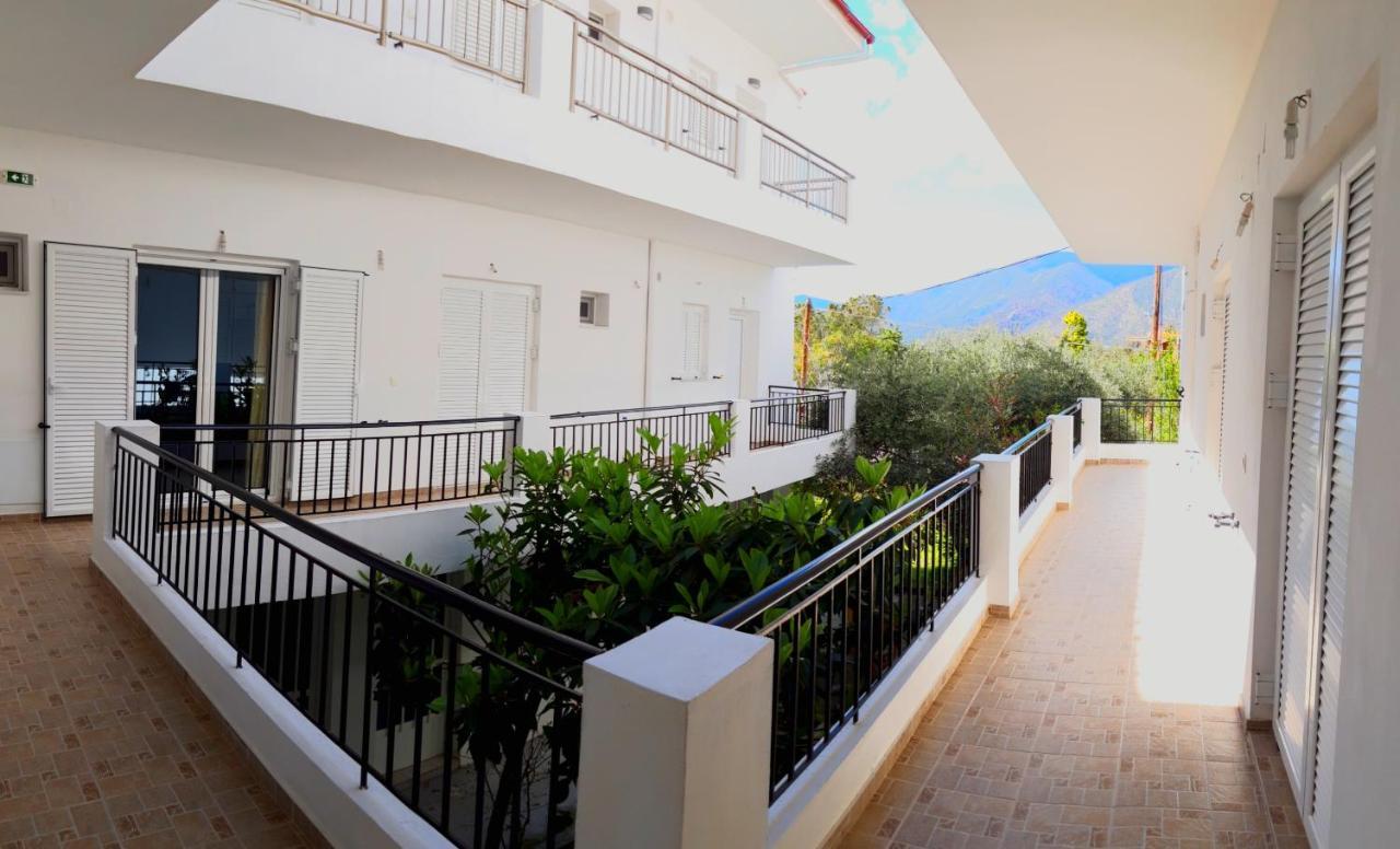 Ενοικιαζόμενα Δωμάτια Γεωργία Σταμούλου Roviész Kültér fotó